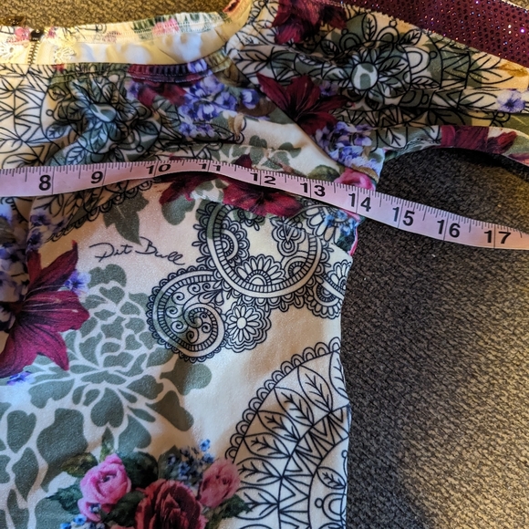 Pit Bull Jeans cropped velvet top w/built in bra cups - Picture 8 of 13